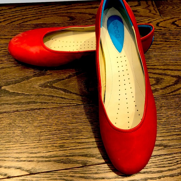 ECCO ballet flats in poppy red. - Picture 1 of 5